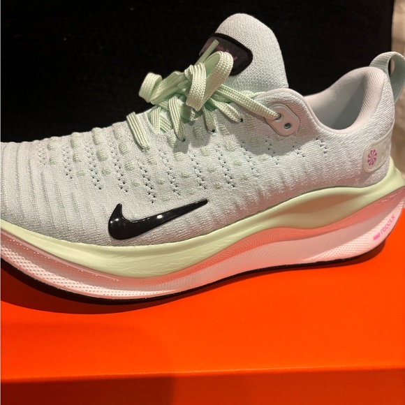 Nike NWT InfinityRN 4 air 7.5 Vapor Green - Picture 6 of 14